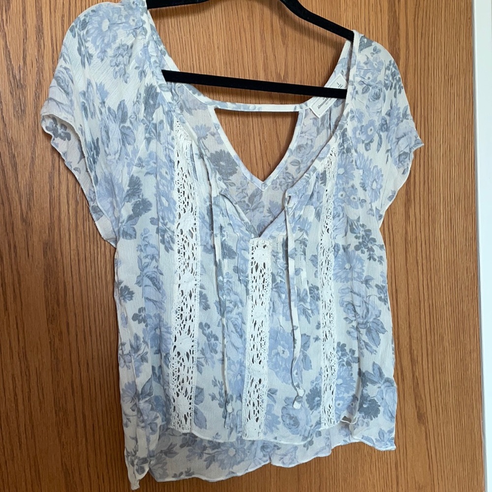 Abercrombie & Fitch Crop Blouse
